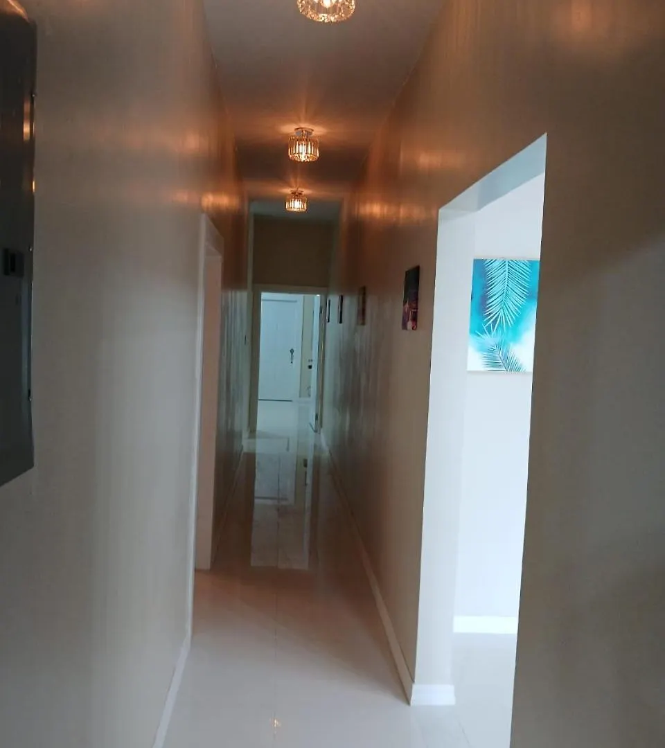 Turquoise Villa Little London